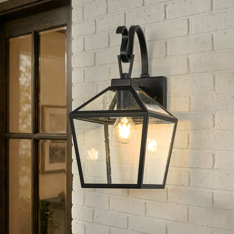 Applique murale d'extérieur en forme de lanterne IP54 en verre noir Ormat pour patio