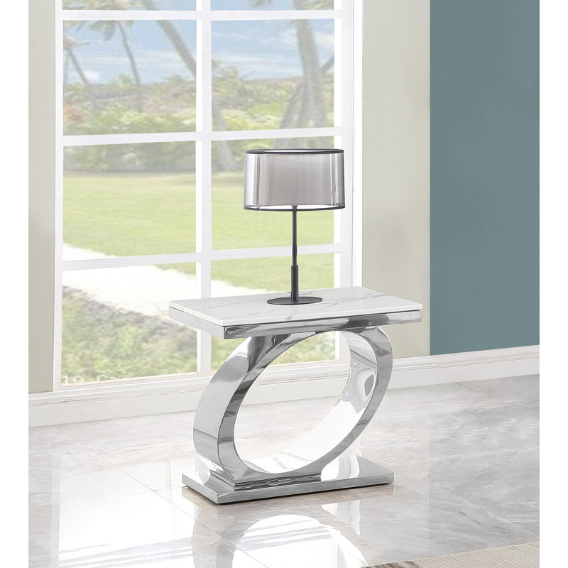 Table de bout à piédestal Folarin, Argenté