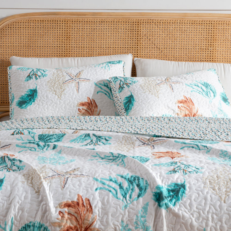 Bright Watercolor Coral Print Quilt Set with Shams, Full / Queen Quilt + 2 Standard Shams