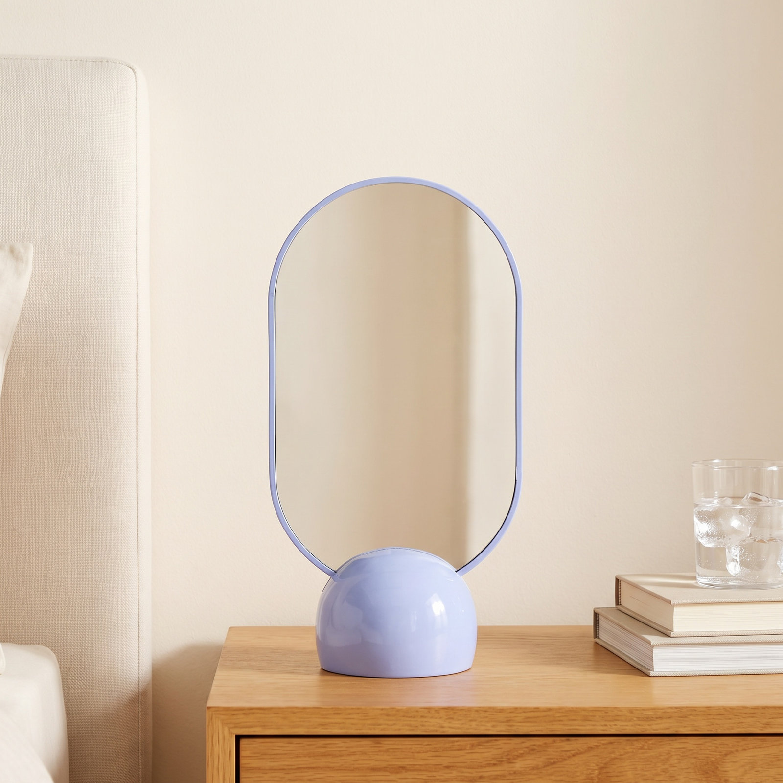 Mirror W/Metal Base