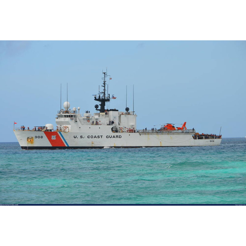 Maquette de navire USCGC Tahoma, H 10 po x l 30 po x P 5 po