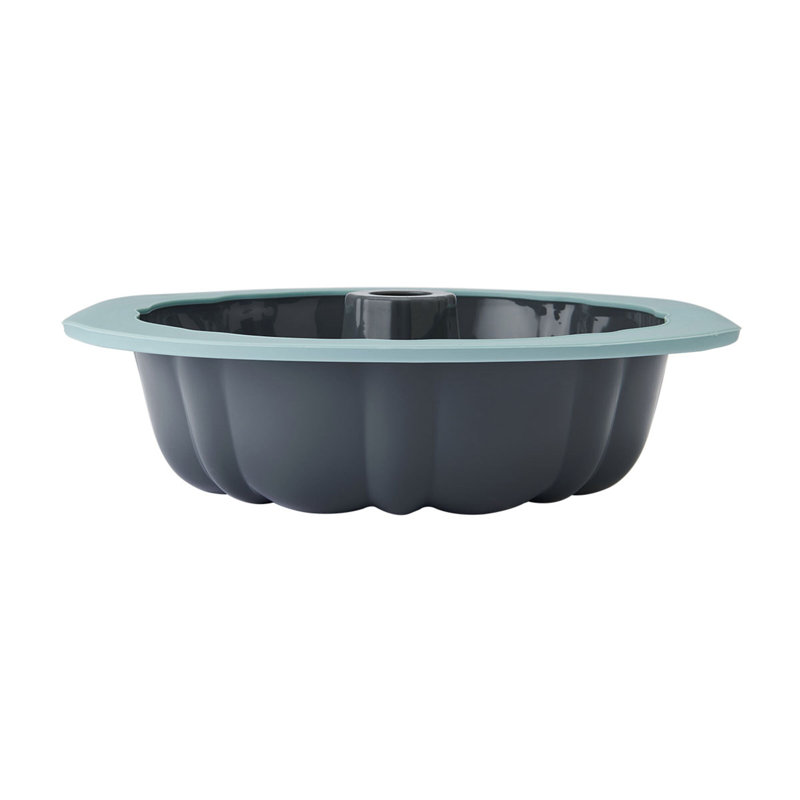 Chicago Metallic Silicone 10-Inch Fluted Cake Pan