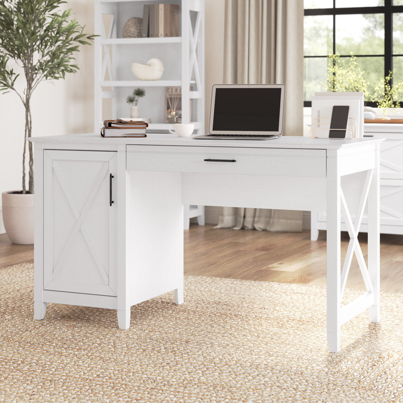 Bureau 54 po Kaionna, Blanc pur