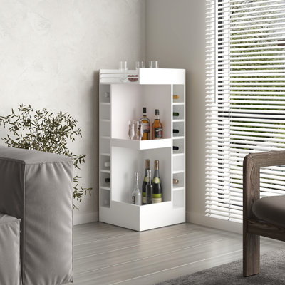 Armoire à liqueur blanche à 3 coins avec 14 tablettes pour un look sophistiqué