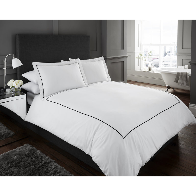 Marcy No Pattern Duvet Cover Set with Pillowcases, Super King Duvet Cover + 2 Standard Pillowcases, White