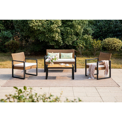Armantine Darb Stylish 4-Person Wicker Patio Set