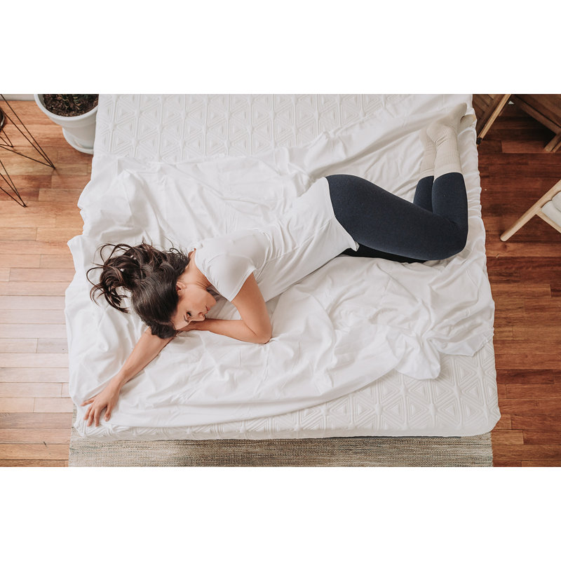 Matelas en mousse viscoélastique gélifiée Olera avec mousse de refroidissement en L ventilée, Grand lit