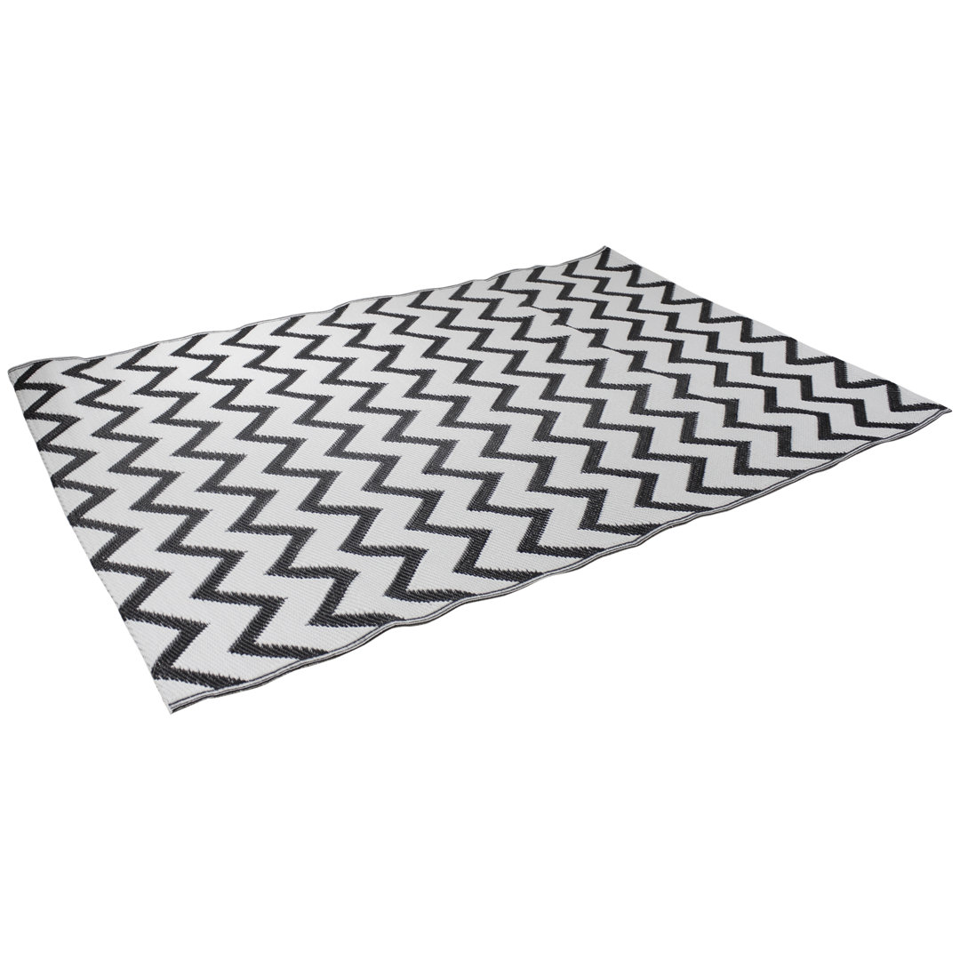 4' x 6' Black and White Chevron Rectangular Outdoor Area Rug Northlight Seasonal