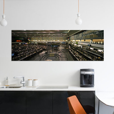 «Empty Pits on the Trading Floor After Hours», Chicago Mercantile Exchange, Chicago, Illinois, États-Unis - reproduction de photo sur toile tendue