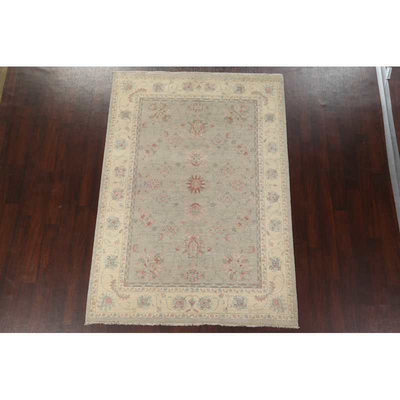 Tapis gris en laine noué à la main de conception unique 5 pi 6 po x 7 pi 10 po Peshawar Chobi