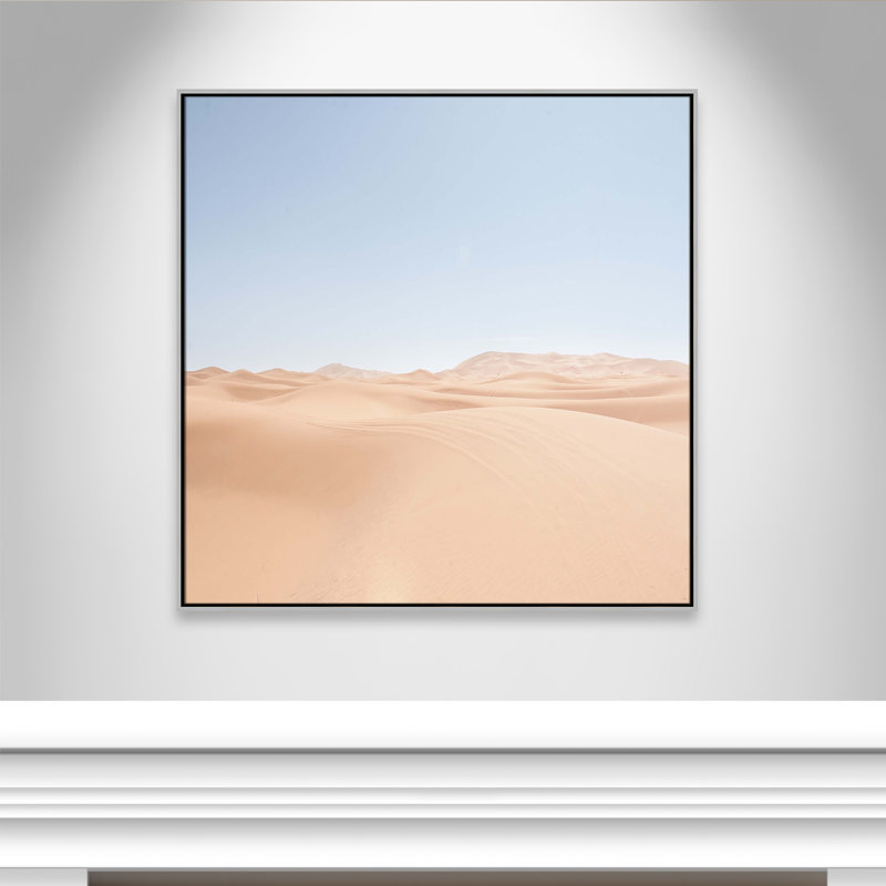 «Desert Serenity I Print» par Mark Eder, H 41,5 po x l 41,5 po x P 2 po, Cadre flottant argent, Pas de tapis