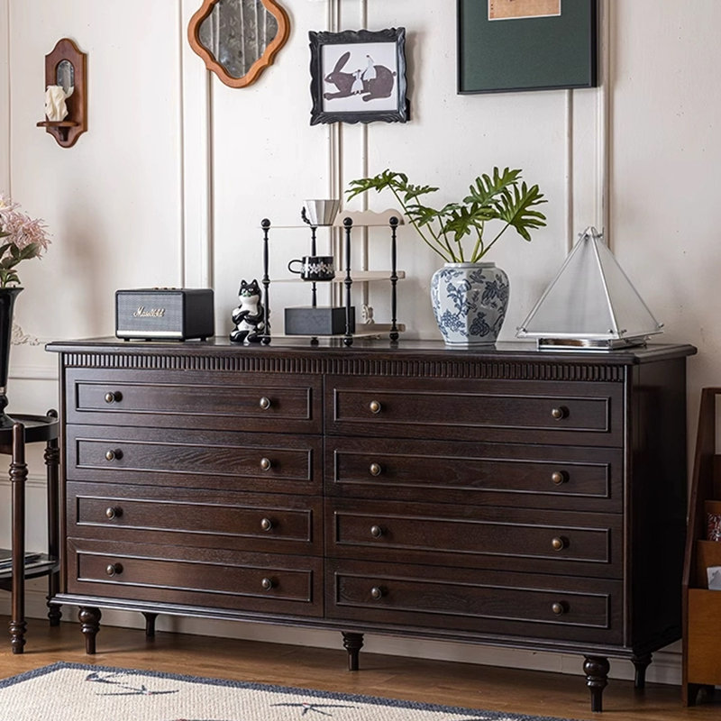 Buffet décoratif en bois de noyer foncé