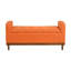 Banc de rangement relevable de style moderne du milieu du siècle, avec revêtement capitonné orange et finition en bois de noyer