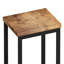 Table de cuisine élégante avec plateau bicolore unique, 3 tabourets suspendus pratiques et structure en métal, idéale pour les repas en famille. Tabourets longs et confortables, naturel et noir.