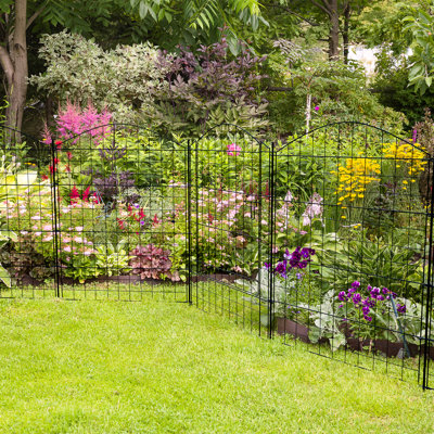 31.5'' H x 29.5'' W Black Metal Fencing Kit