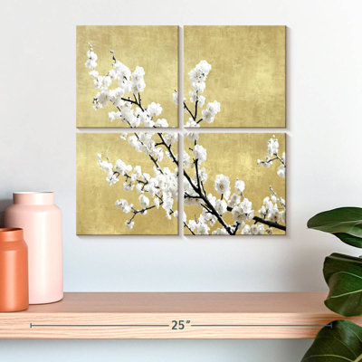 Fleurs de Harnek sur or I