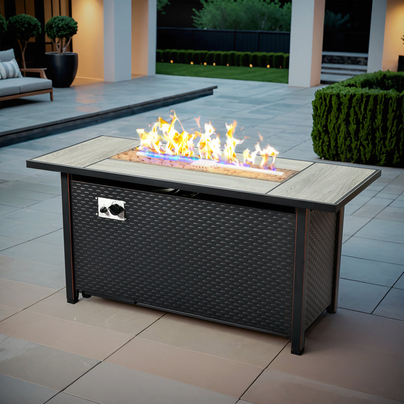 Foyer au propane en fer H 25,22 po x l 53,96 po avec couvercle et table de foyer extérieur