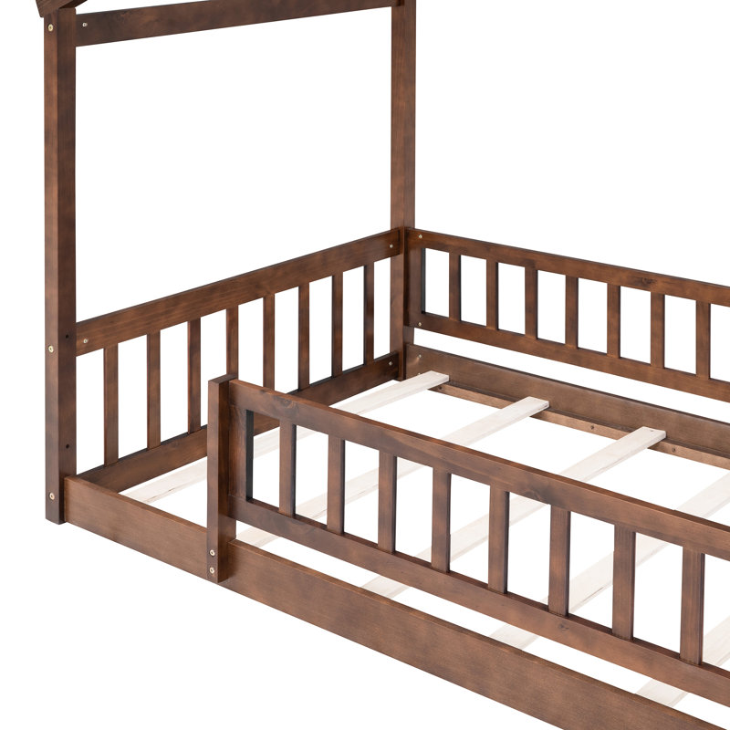 Lit simple en bois avec clôture en noyer pour cadre de maison Happiness House, offrant un espace de rêve