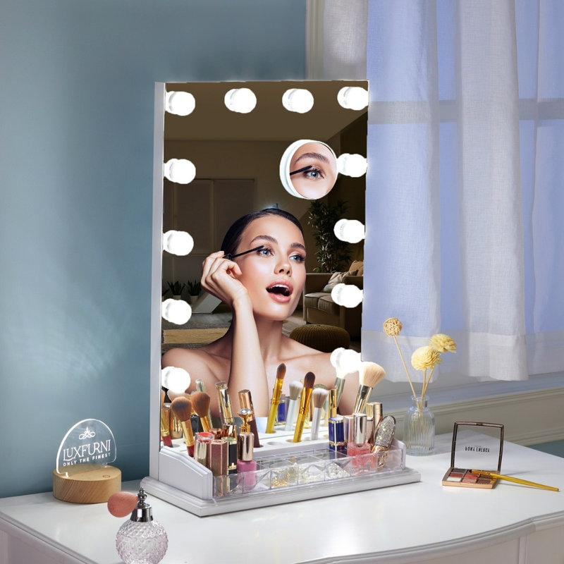Miroir de maquillage avec lumière