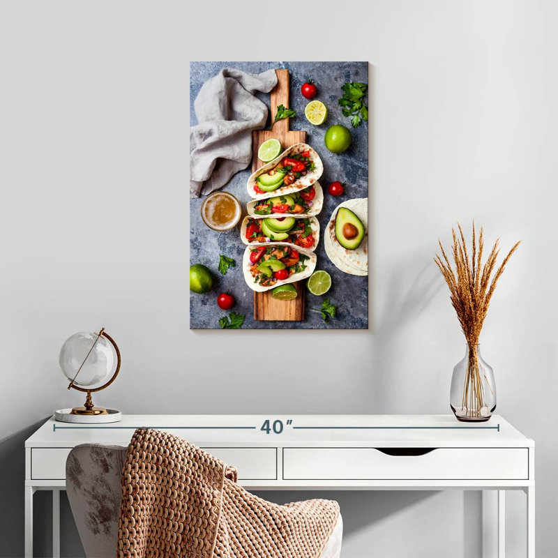 Yarlin Taco, 24" H x 16" W