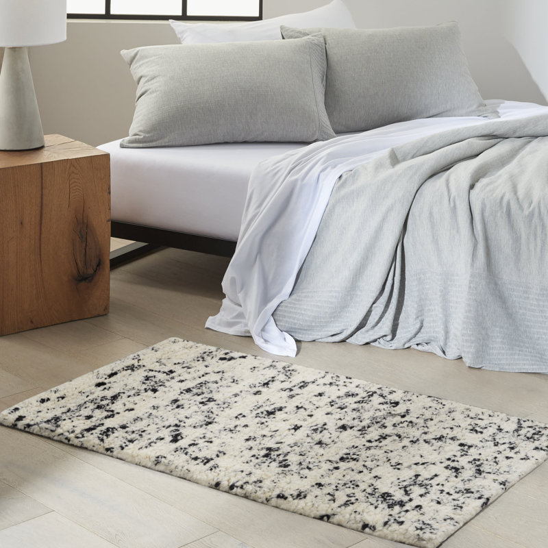 Tapis d'intérieur moderne noir ivoire 7 pi 9 po x 9 pi 9 po Calvin Klein CK042 Billows, Ivoire; noir