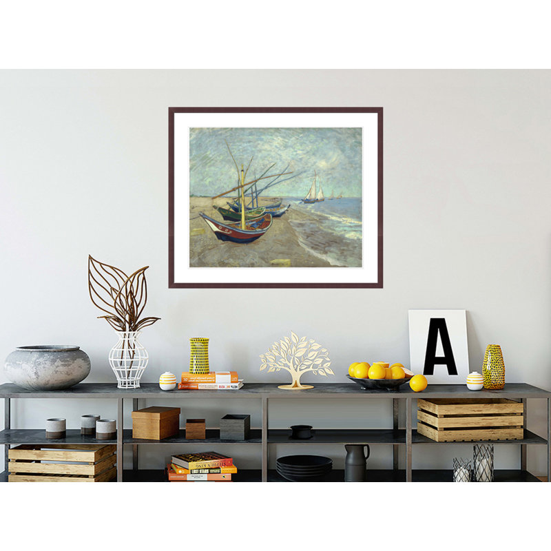 Bateaux de pêche sur la plage aux Saintes-Maries-de-la-Mer par Vincent van Gogh, impression giclée encadrée