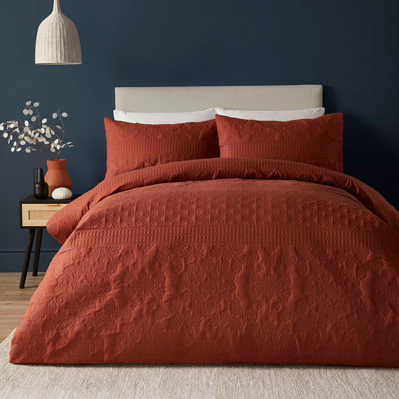 Avery Stripe Polyester Solid Colour Duvet Cover Set with Pillowcases, King Duvet Cover + 2 Standard Pillowcases