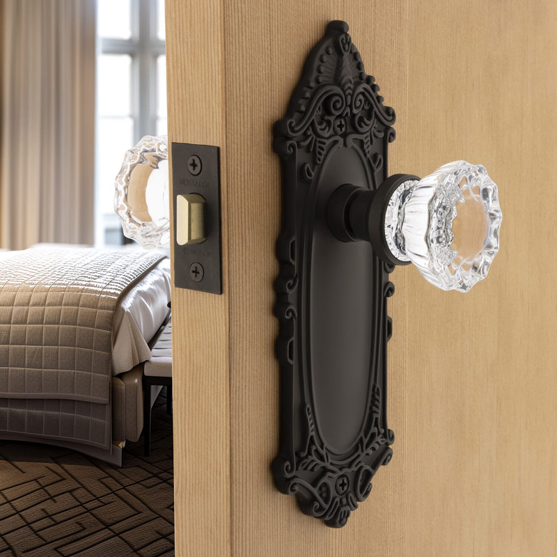 Victorian Plate with Crystal Door Knob, Oil-Rubbed Bronze, 2-3/4"