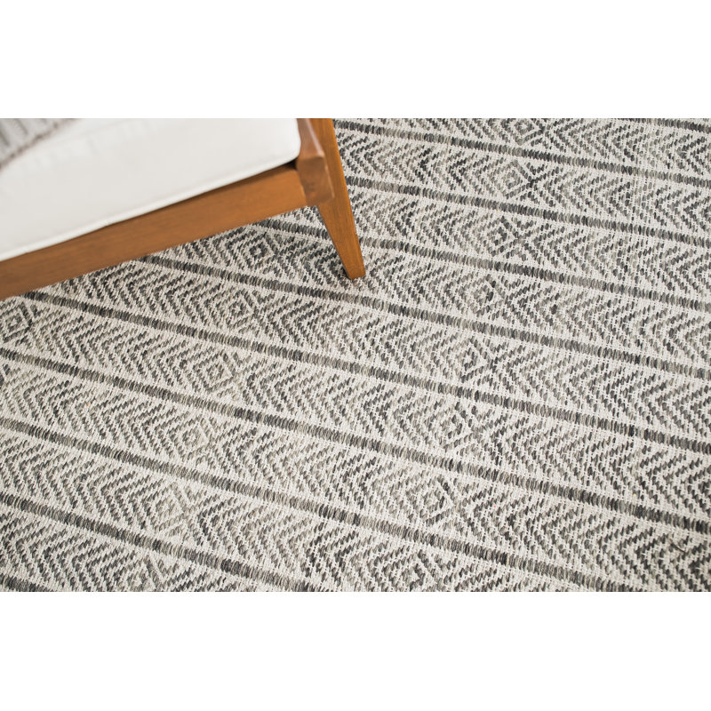 Tapis gris tissé à la main à motif de chevrons Pétrolia, Rectangle 5 pi x 7 pi