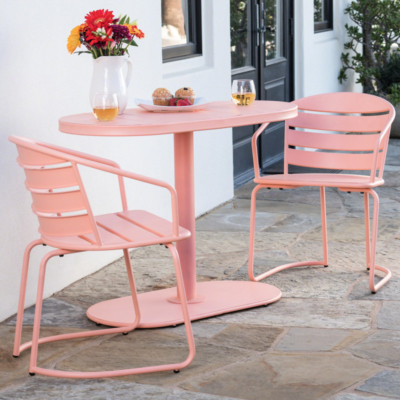 Bistro d'extérieur en fer - Créez une atmosphère relaxante de chaises de couleur corail