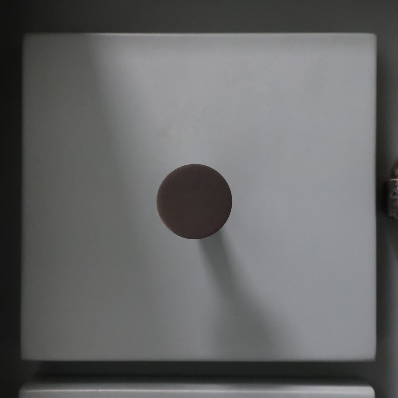 Knurled Circle Knob, Graphite