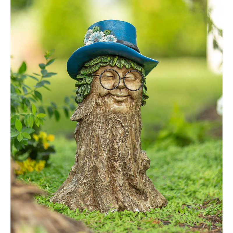 Sculpture arbre avec chapeau