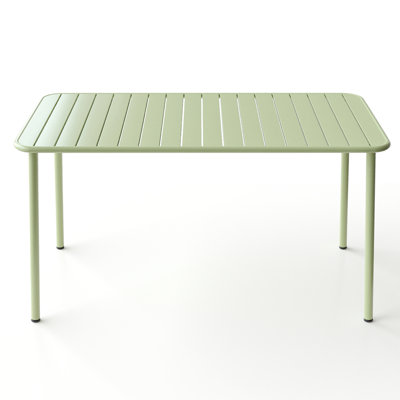 Longue table d'extérieur de style américain givré avec peinture et rehaussement physique pour un repas confortable