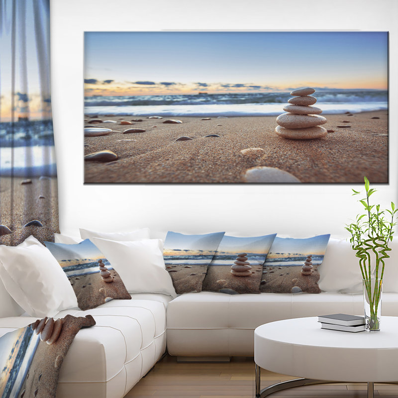 «Risa Stones Balance on Sandy Beach», photographie, H 28 po x l 60 po x P 1,5 po, Toile tendue