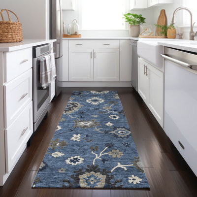 Lummus Washable Damask Indoor / Outdoor Rug
