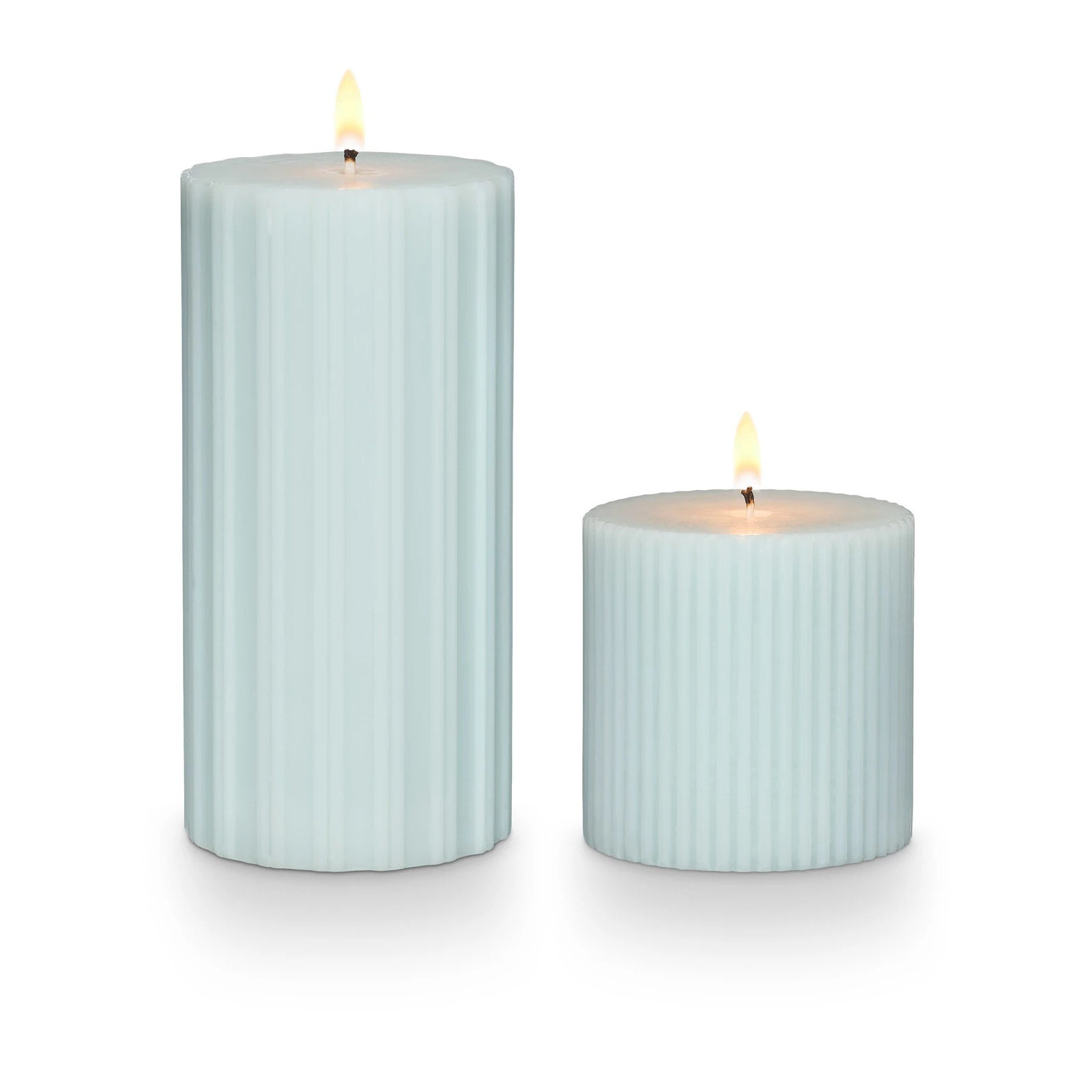 ILLUME Beautifully Done Medium Fragranced Pillar Candle, Blackberry Absinthe, Fresh Sea Salt, Small