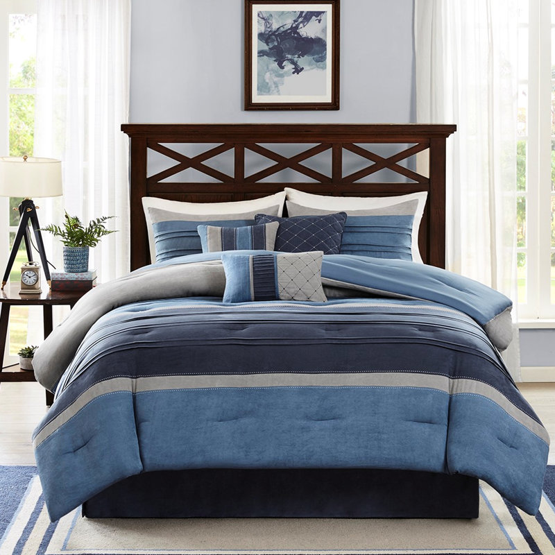 Couette King en microfibre bleu marine avec 2 taies d'oreiller et 3 oreillers faciles à nettoyer.