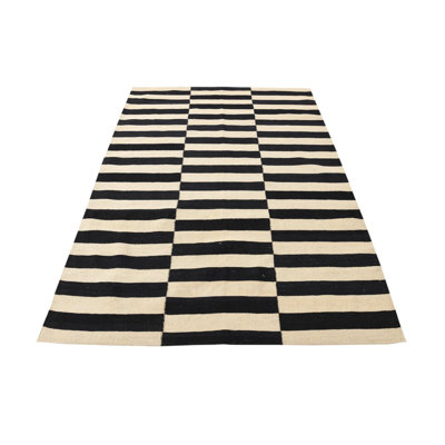 Tapis noir et blanc Ousley