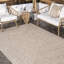 Tapis d'intérieur / extérieur brun clair tressé Owensby-168081978