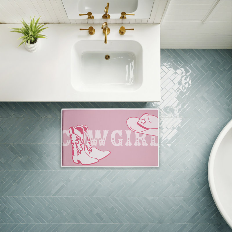 Tapis de bain et tapis de bain en peluche rose avec motif de cow-boy féminin, design par Corinne Rose Designs, 18 po x 30 po