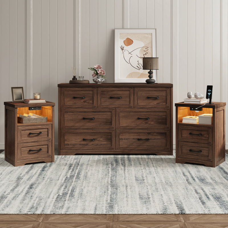 Ensemble de commode de chambre 3 pièces Aeliana - Commode 7 tiroirs et tables de chevet 2 tiroirs avec station de recharge, brun