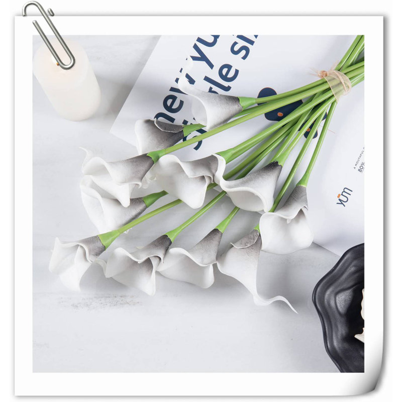Arrangement Lillies, Blanc / noir, H 13,58 po x l 2,3 po x P 3 po
