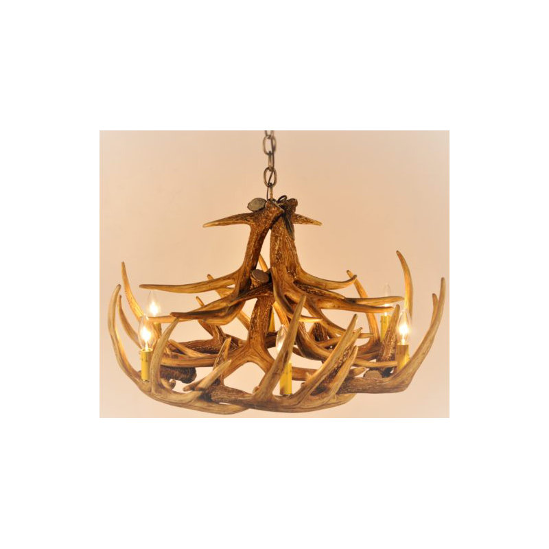 Lustre en bois de cerf unique et remarquable à 6 lumières Lottie