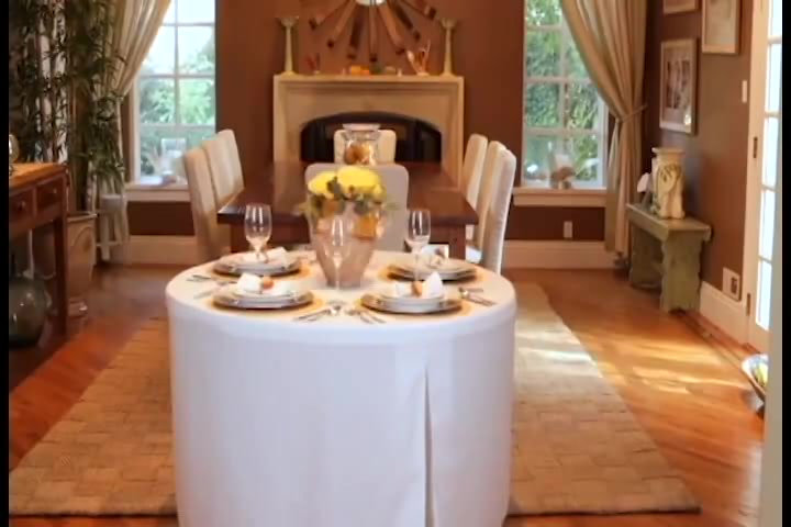 Pistachio Green 30-Inch Round Fitted Fabric Table Cover