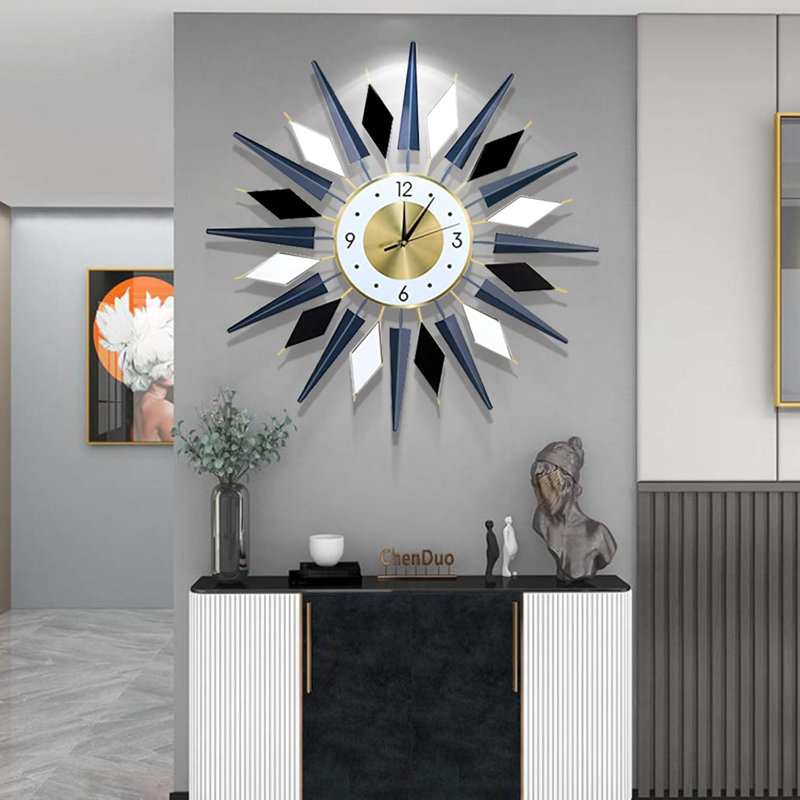 Grande horloge murale en métal Karns, 28" x 28"