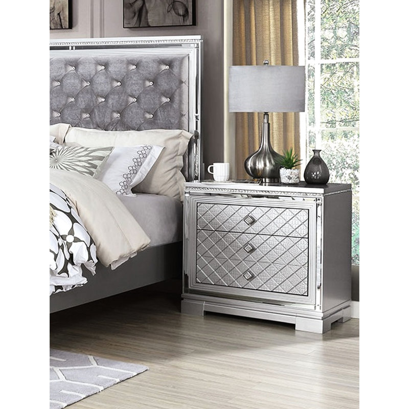 Table de chevet chic avec rangement caché et douille argentée pour bouton de chambre à coucher carré