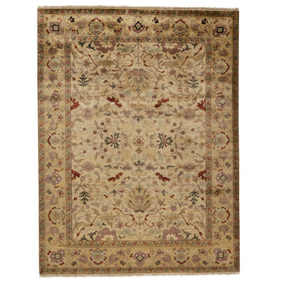 Hand Knotted Wool Oriental Area Rug in Cream And Gold