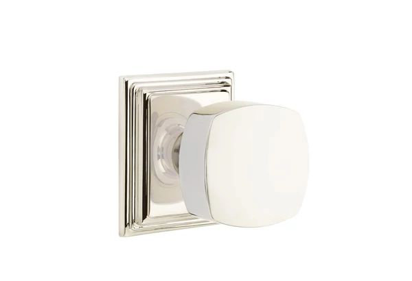 Ensemble de mortaise intérieure Emtek Passage avec rosette Wilshire et bouton Freestone (RH), Nickel poli