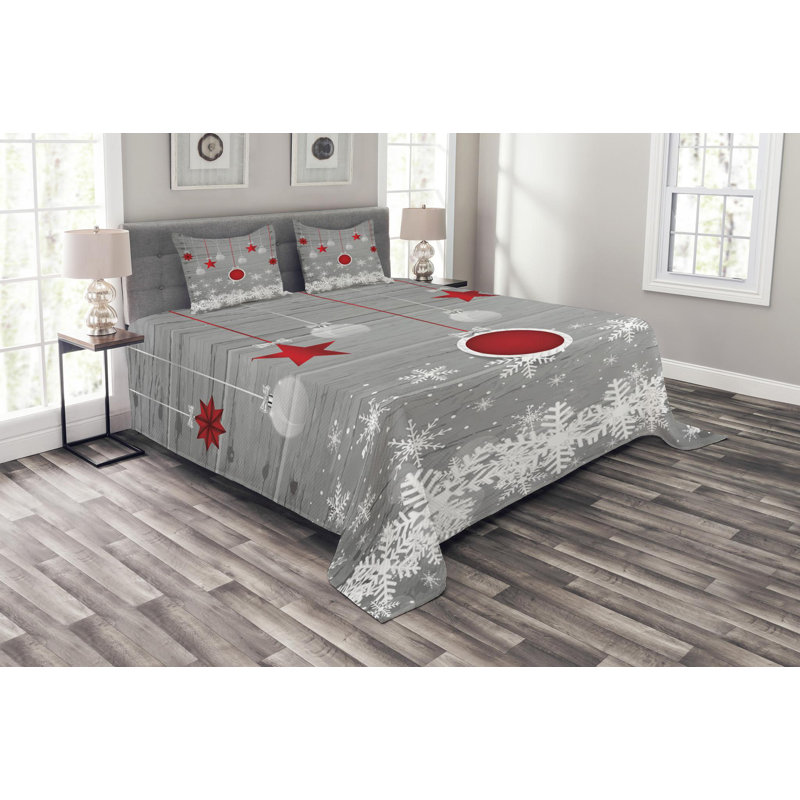 Traditional Coverlet, Queen Coverlet + 2 Shams