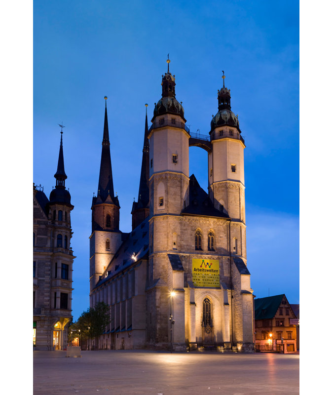 Église à Halle, Allemagne, H 24 po x l 16 po